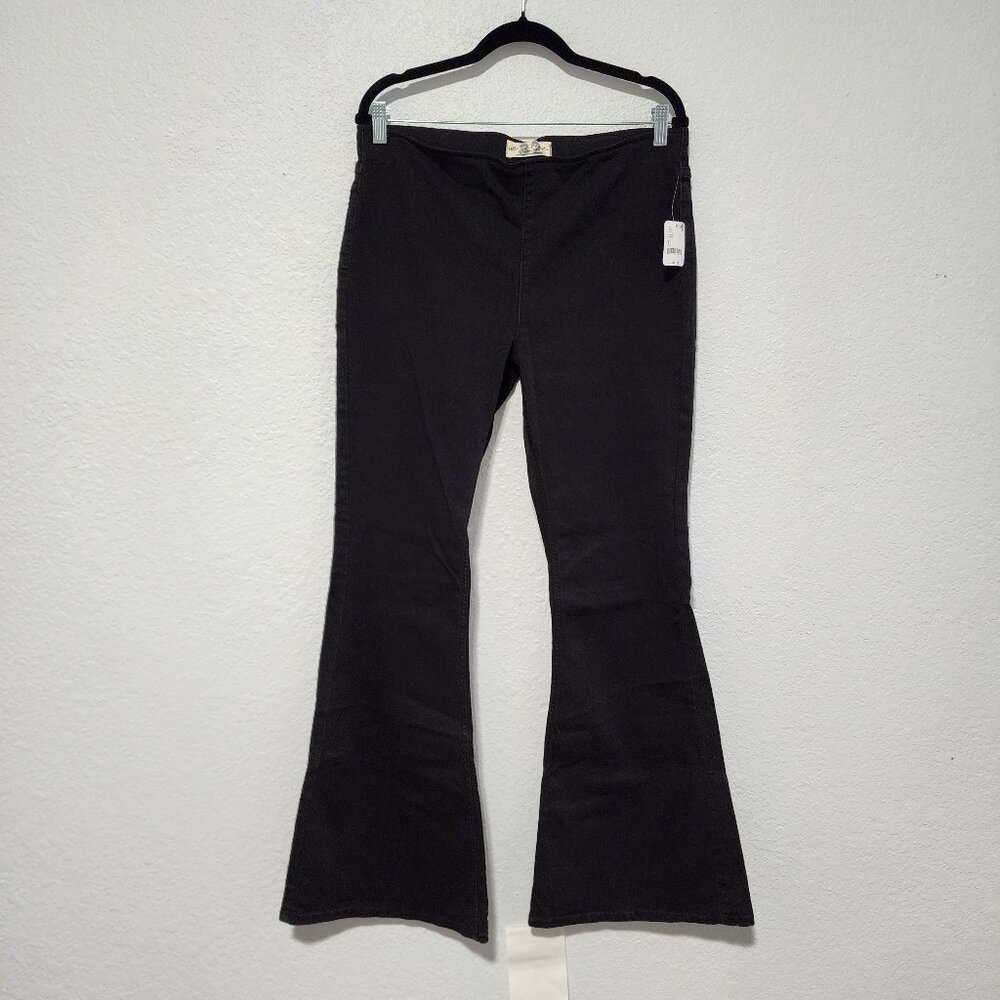 Free People Penny Black Flare Jeans Pull On Bell Bottom 32 Boho Retro NWT